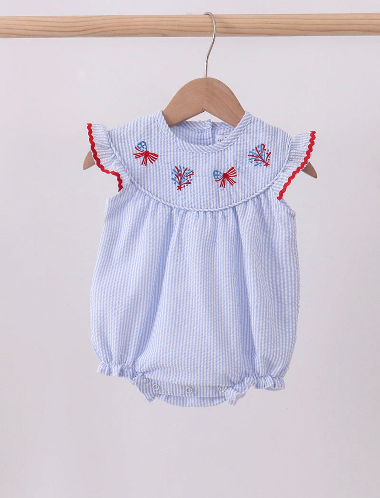 Patriotic embroidery sis bubble