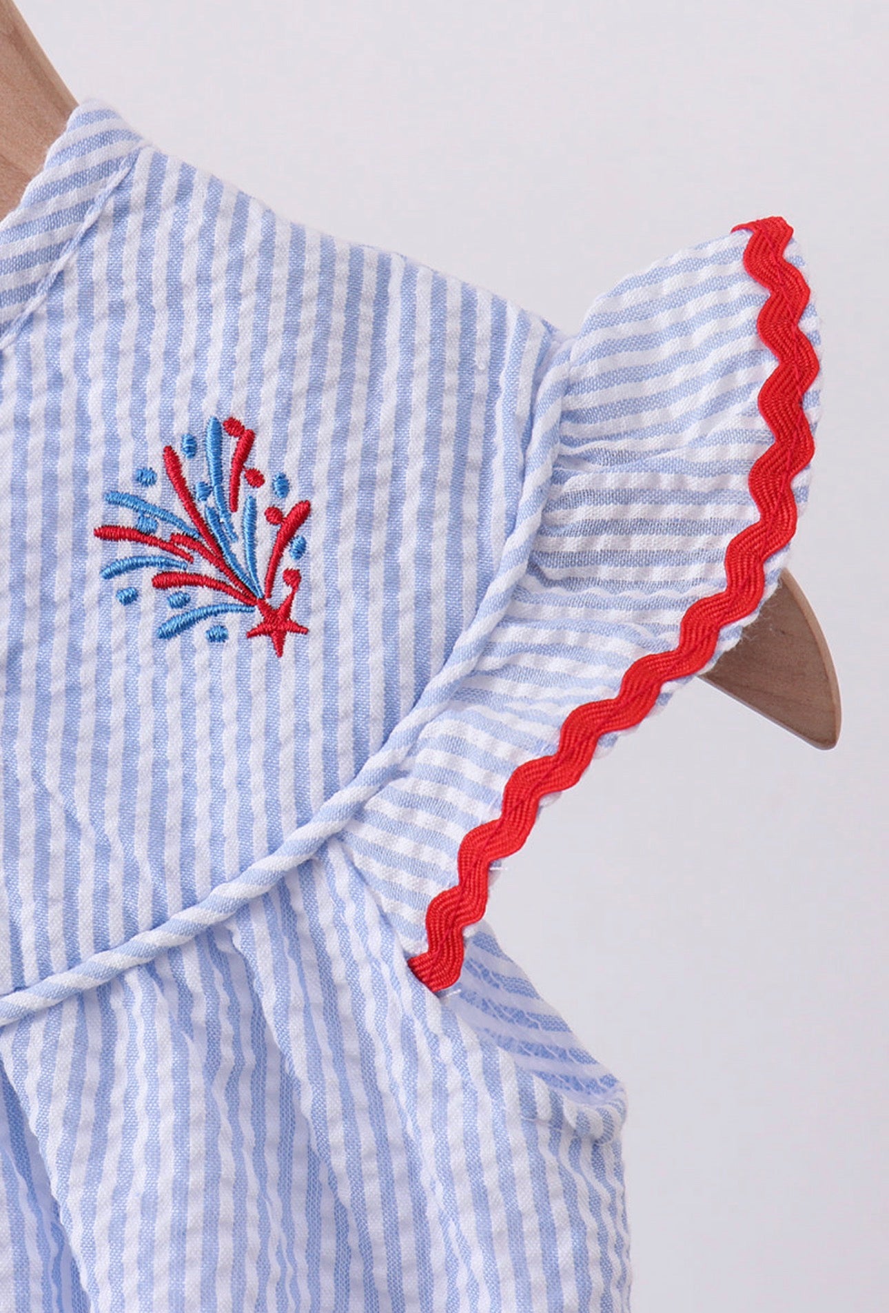 Patriotic embroidery sis bubble